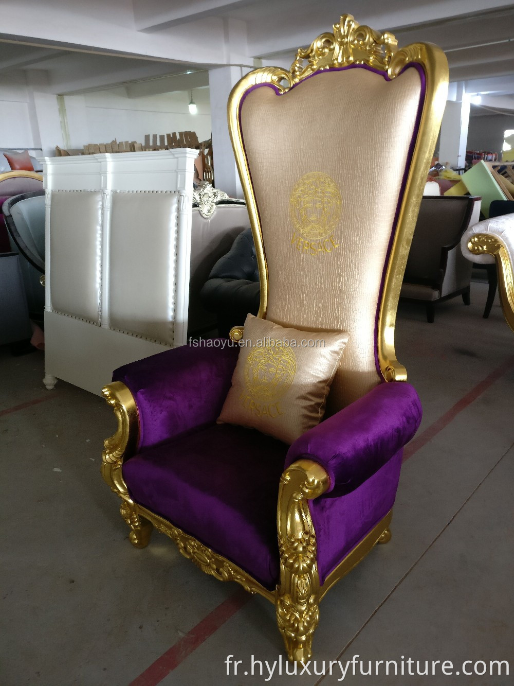 Fournissez la chaise royale de trône de roi, la chaise de bergère d'unité centrale, la chaise à dossier haut d'hôtel en cuir pourpre
